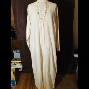 Vintage 1950s  Lord & Taylor night gown made Italy